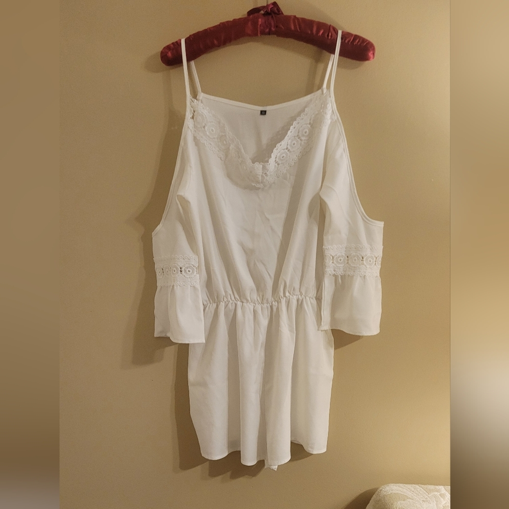 White Lace Trim Cold Shoulder Jumper Romper X-large Elegant